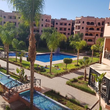 Un Moderne Chic Appartement Vue Sur Piscine Marrakesh Buitenkant foto