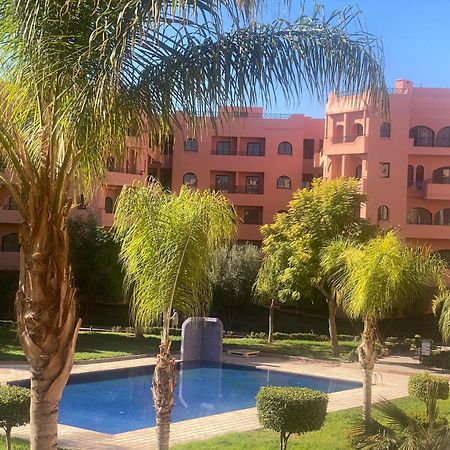 Un Moderne Chic Appartement Vue Sur Piscine Marrakesh Buitenkant foto