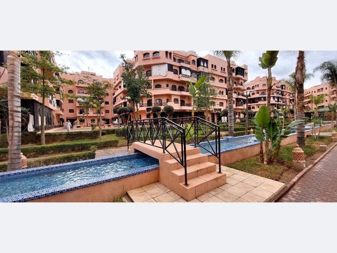 Un Moderne Chic Appartement Vue Sur Piscine Marrakesh Buitenkant foto