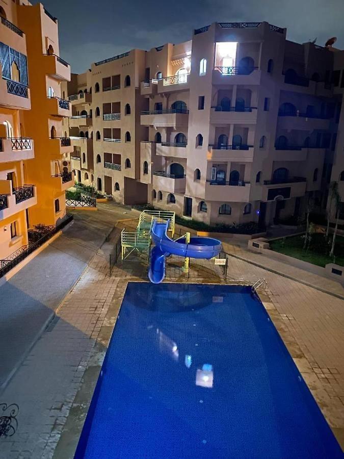 Un Moderne Chic Appartement Vue Sur Piscine Marrakesh Buitenkant foto